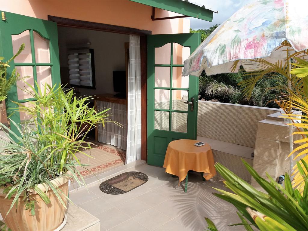 Busy Bee Apartments Kololi Exterior photo